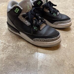 Jordan Kids Black and Green Sneakers
